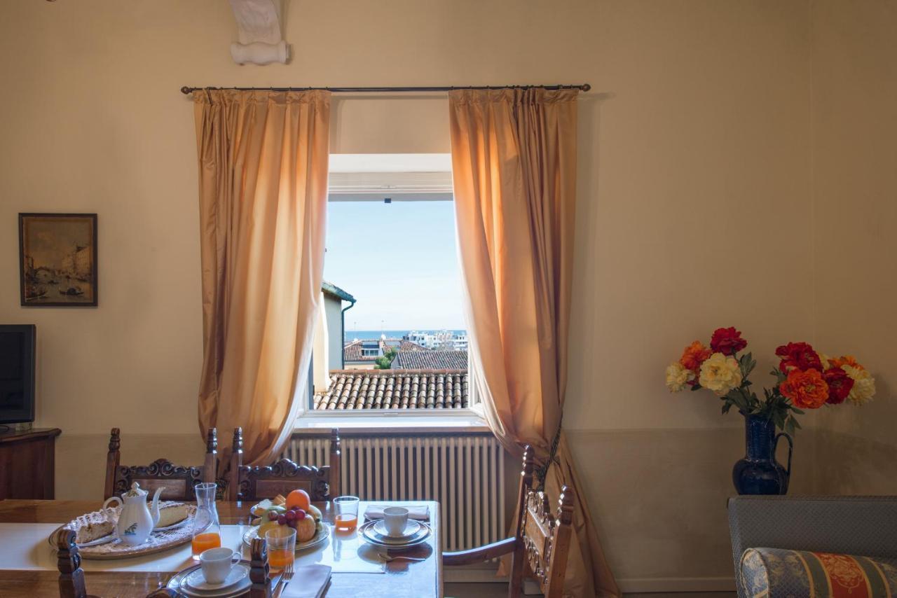 Hotel Palazzo Rotati Fano Esterno foto