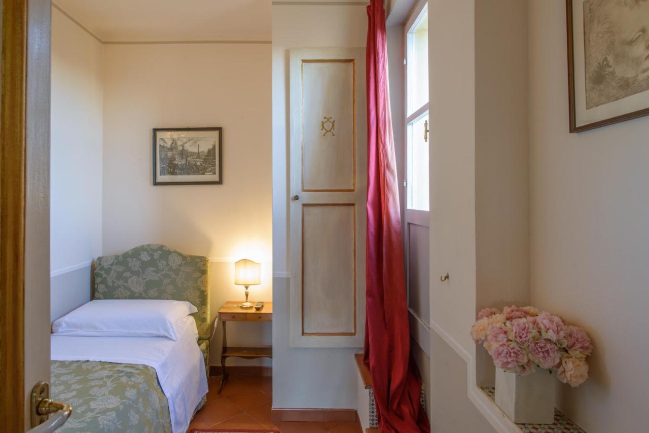 Hotel Palazzo Rotati Fano Esterno foto