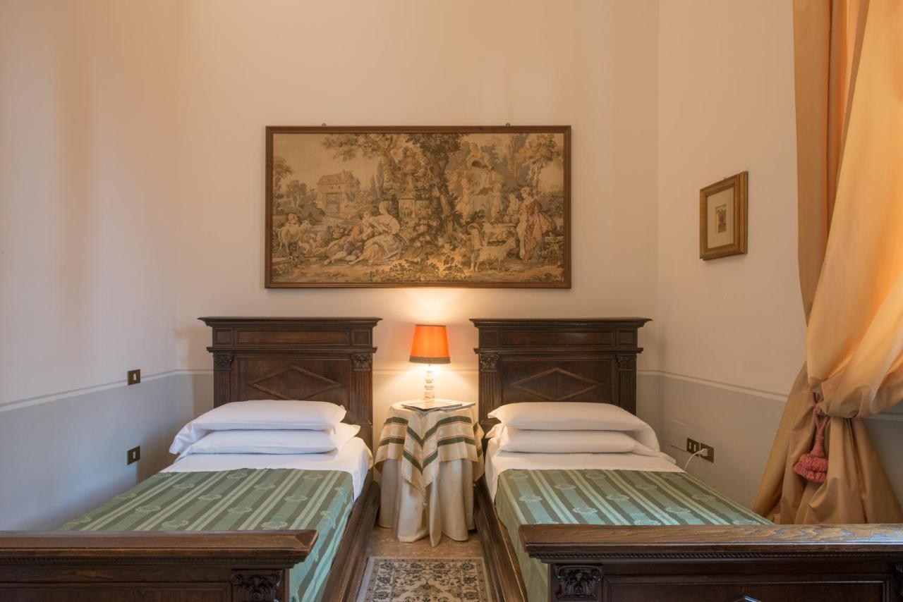 Hotel Palazzo Rotati Fano Esterno foto
